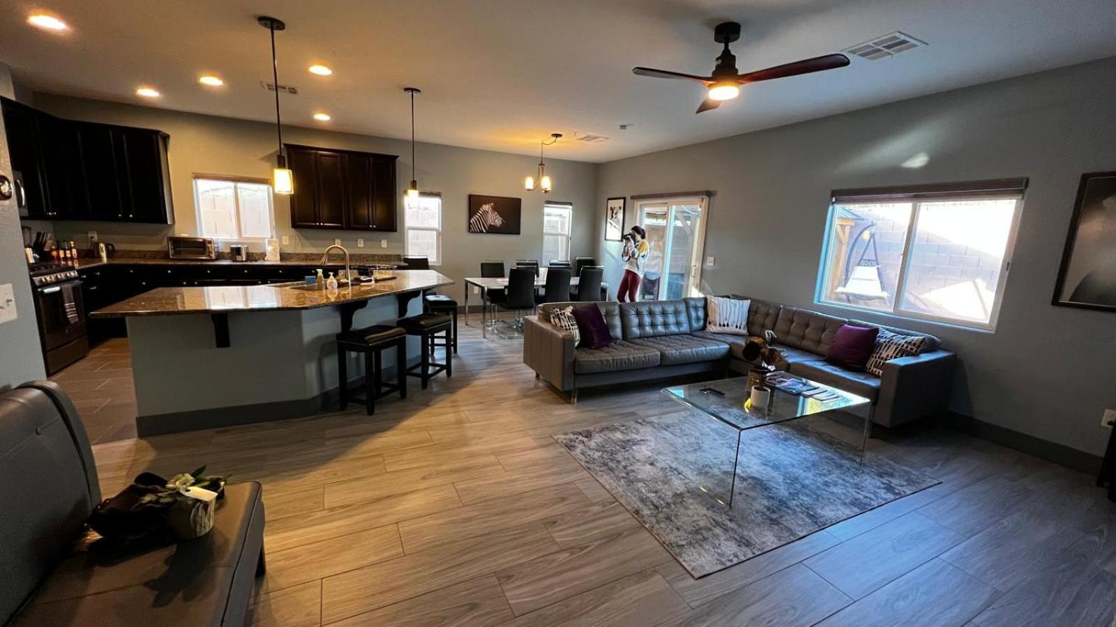 Villa Family Friendly Contemporary House With Pool